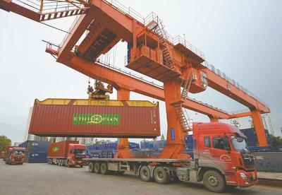 我国前三季度货物贸易进出口总值达28.33万亿元，同比增长22.7%